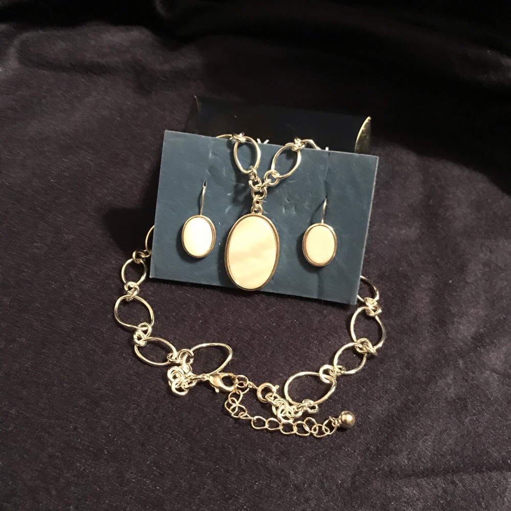 Mother of Pearl Disk Necklace Set